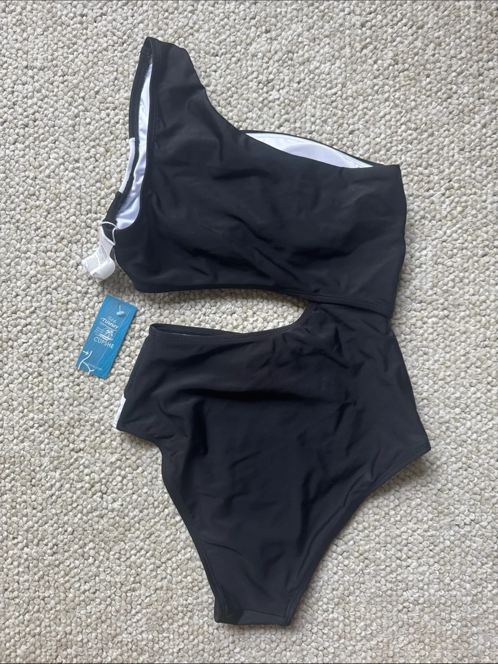 Cupshe Women’s Black & White One Shoulder Black & White Cutout Swimsuit NWT